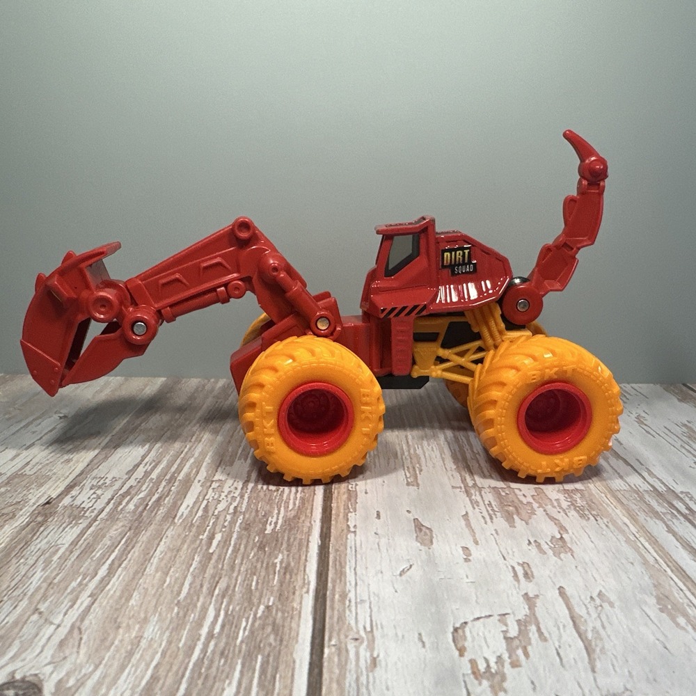 Dirt Squad DUGG Vehicle Spin Master Monster Jam 1:64 ORANGE TIRES